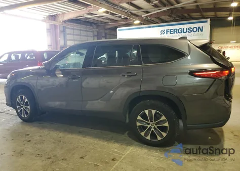 2022 Toyota Highlander Xle из США, поврежденный, VIN 5TDGZRBH4NS593541